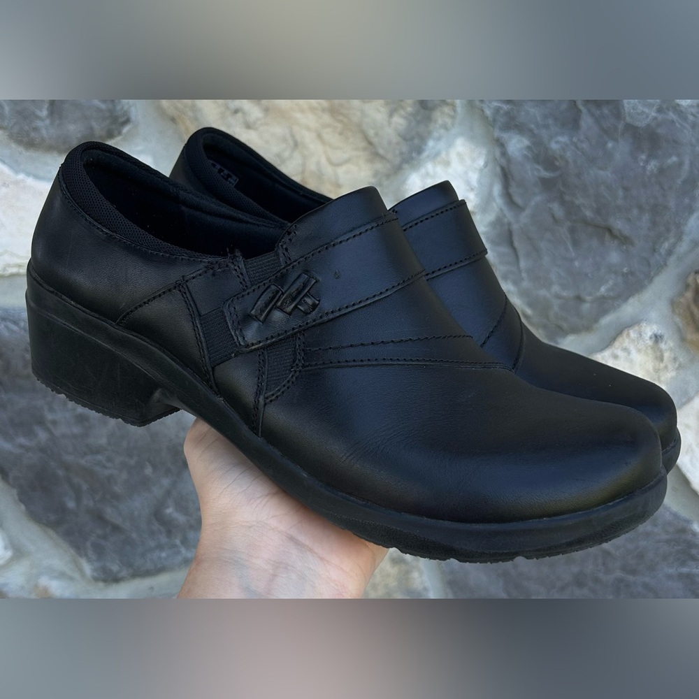 Clarks Angie Pearl Slip On Loafers Size 10 WIDE Black Leather Comfort Clogs
